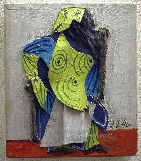 肘掛け椅子に座る女性 3 1940 年キュビスト パブロ・ピカソ油絵